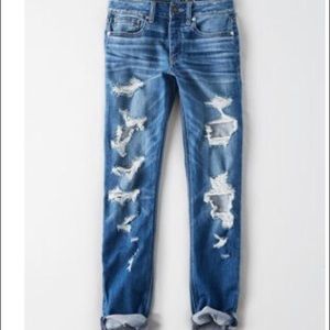 BRAND NEW. American Eagle Tomgirl Jeans size 2 long